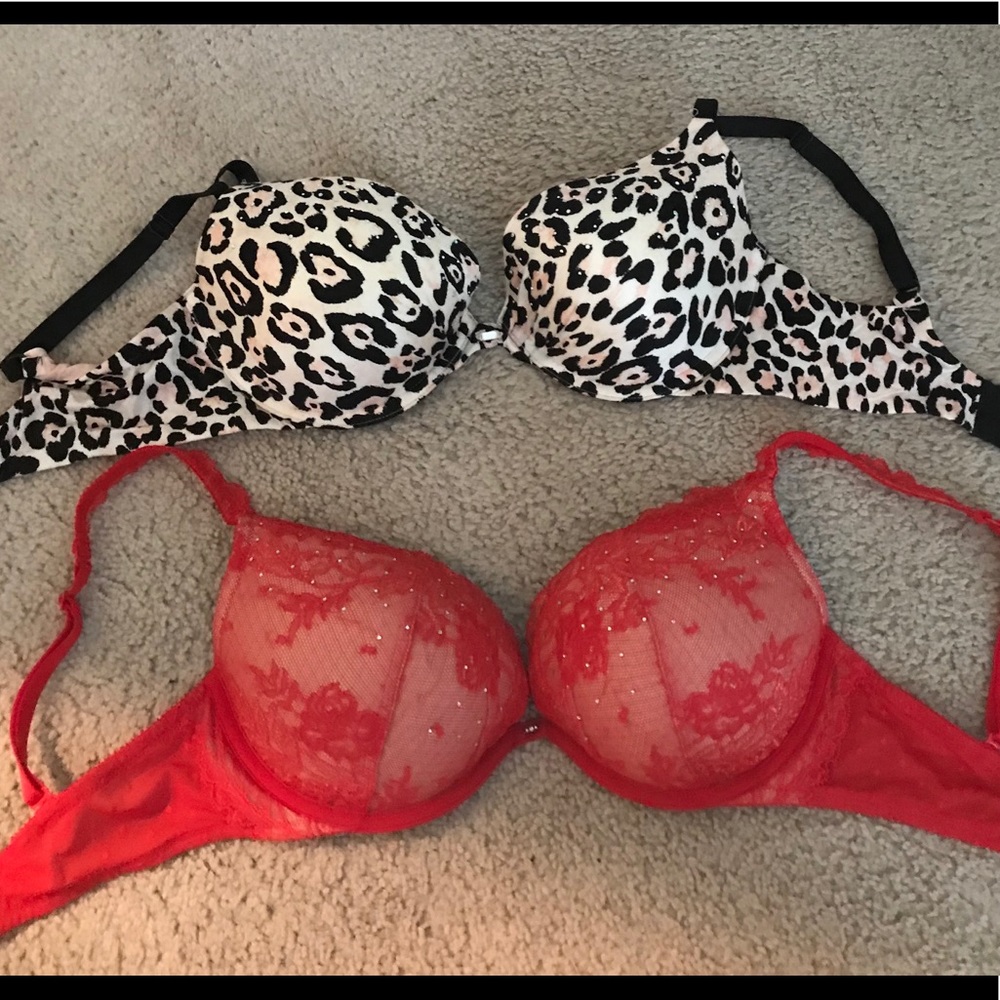 Victoria’s Secret bras plus Tote bag!!